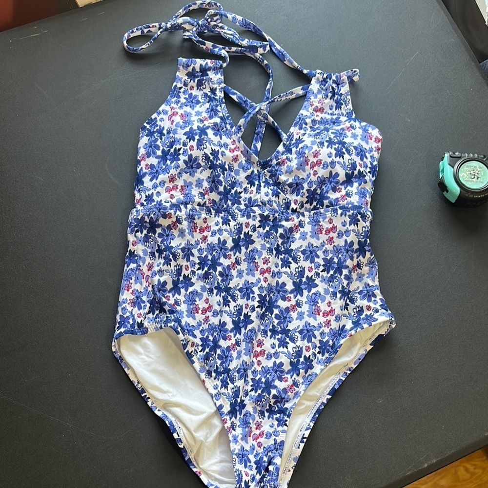 Sea angel one piece swimwear size medium